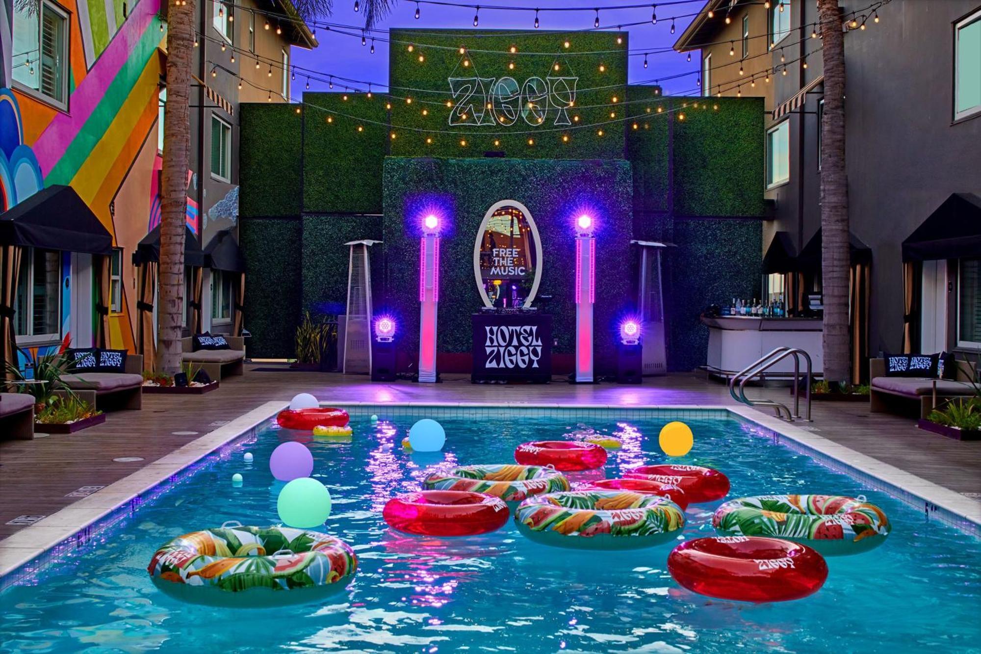 Hotel Ziggy Los Angeles ウェスト・ハリウッド エクステリア 写真